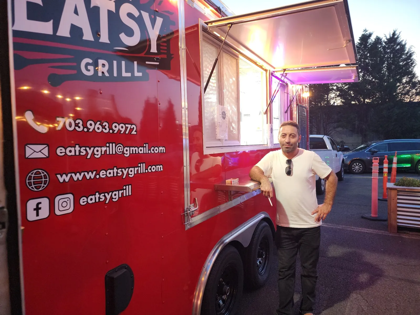 Eatsy Grill halal food trailer serving fresh grilled food in the evening, Waldorf MD